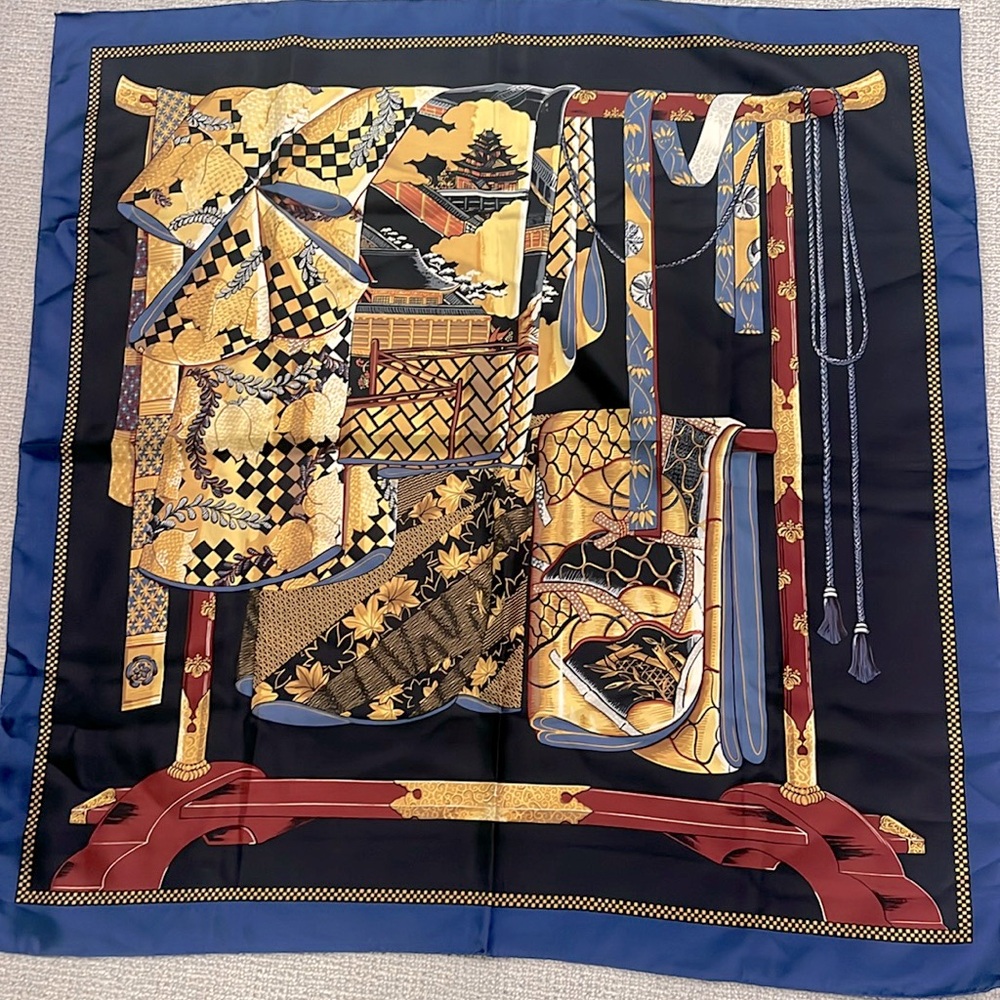 WATHNE SILK 34x35” scarf